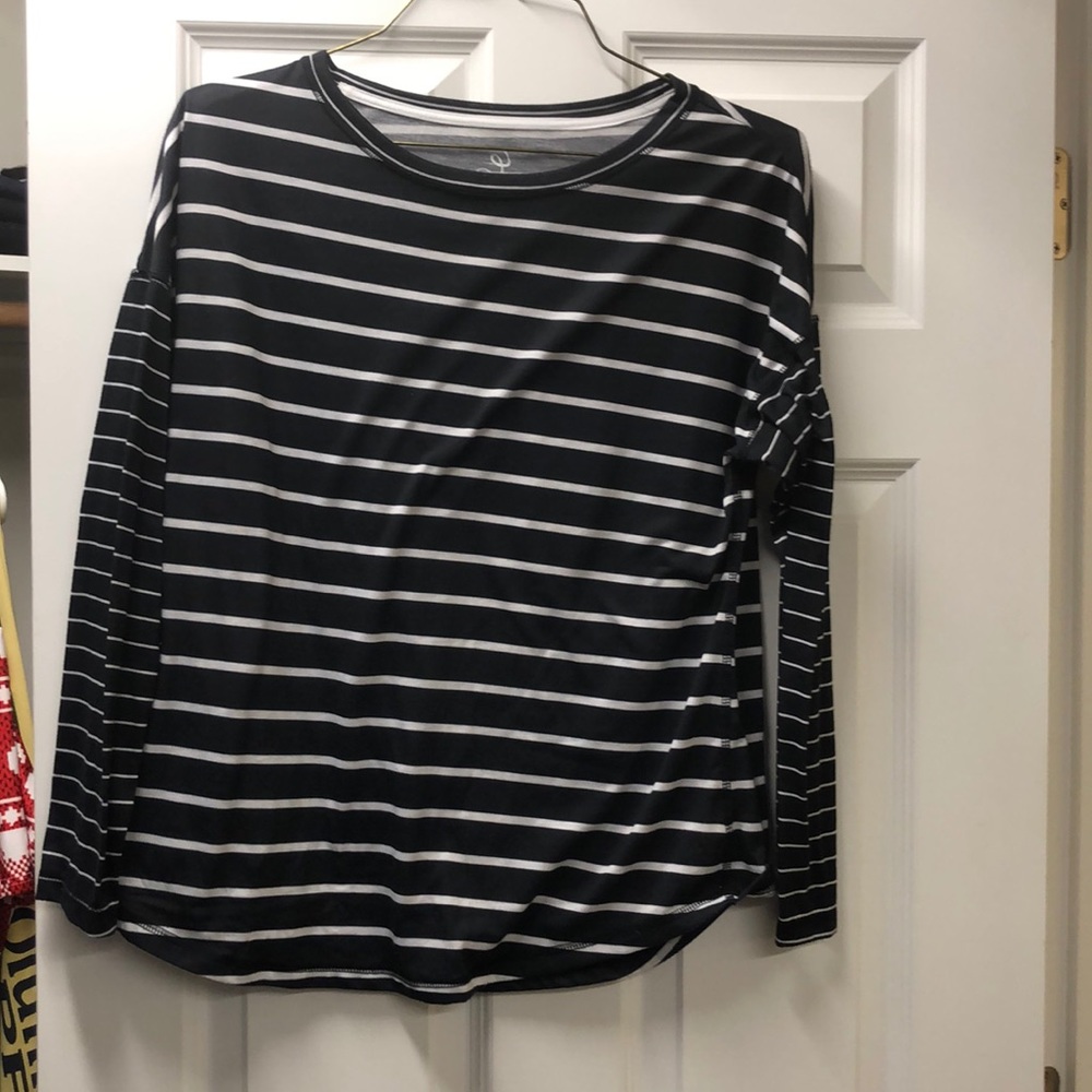 Made for Life Ling sleeve top